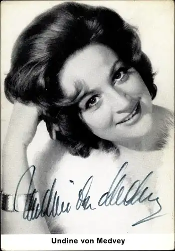 Ak Schauspielerin Undine von Medvey, Portrait, Autogramm