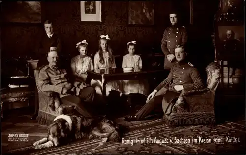 Ak König Friedrich August III. von Sachsen im Kreise seiner Kinder