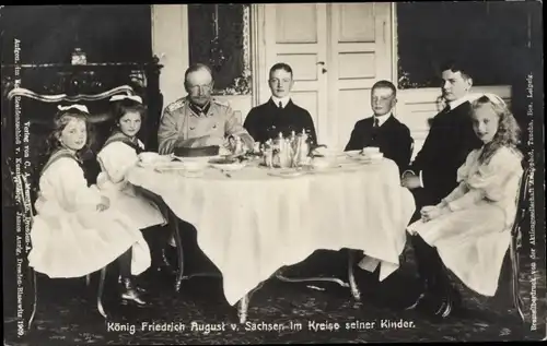 Ak König Friedrich August III. von Sachsen im Kreise seiner Kinder