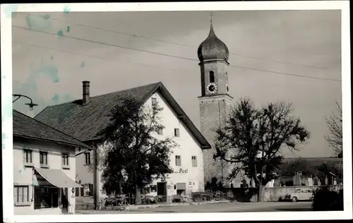 Foto Ak Egling in Oberbayern, Ortspartie mit Gasthaus zur Post und Kirche