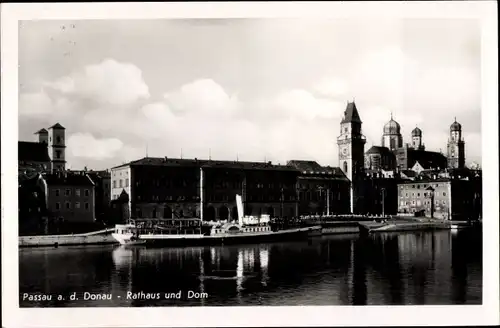 Ak Passau an der Donau Niederbayern, Rathaus u. Dom, Dampfer