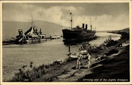 Ak Suez Ägypten, Crossing one of the mighty Dredgers