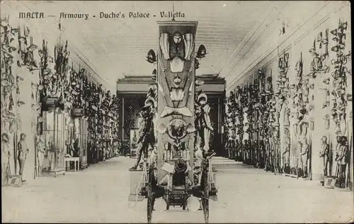 Ak Valletta Malta, Armoury, Duche's Palace, In der Rüstungskammer