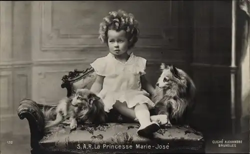 Ak Princesse Marie Jose, Adel Belgien, Portrait mit Hunden