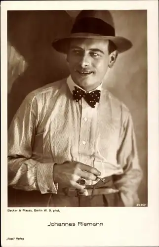 Ak Schauspieler Johannes Riemann, Ross Verlag 2036/1