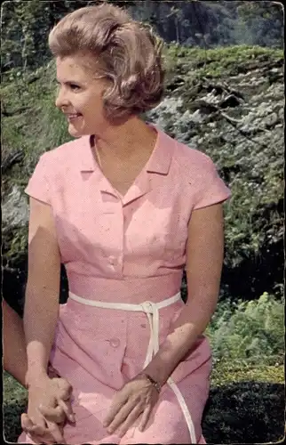 Ak Schauspielerin, Unbekannte Persönlichkeit, Portrait, Pinkes Kleid