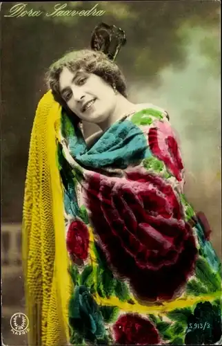 Ak Frau in spanischer Tracht, Dora Saavedra, Portrait