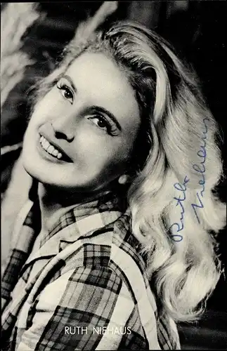 Ak Schauspielerin Ruth Niehaus, Portrait