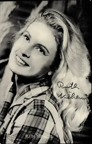 Ak Schauspielerin Ruth Niehaus, Portrait