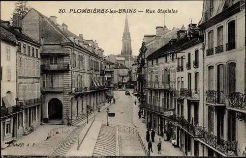 Ak Plombières les Bains Lothringen Vosges, Rue Stanislas, Kirchturm, Balkone