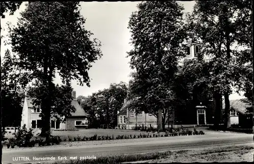 Ak Lutten Overijssel Niederlande, Hervormde Kerk met pastorie