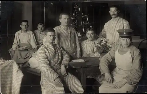 Foto Ak Neuburg, Soldaten im Lazarett, Weihnachten 1914