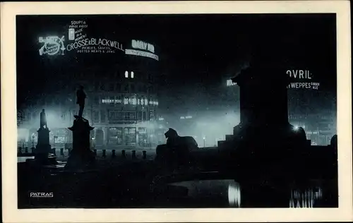 Ak London City England, Trafalgar Square by night