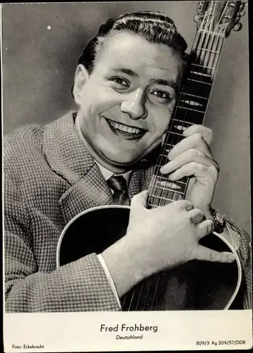 Ak Sänger Fred Frohberg, Portrait, Gitarre