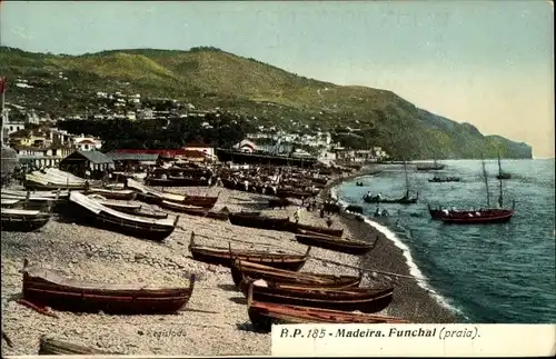 Ak Funchal Insel Madeira Portugal, Bote am Strand