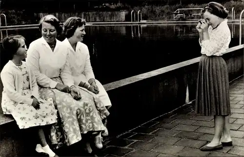 Ak De vier Prinsessen, Prinzessin Beatrix der Niederlande, Irene, Margriet und Marijke