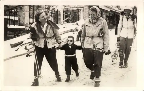 Ak Prinzessin Juliana der Niederlande, Prinzessin Margriet, Skiurlaub in Zermatt, April 1947