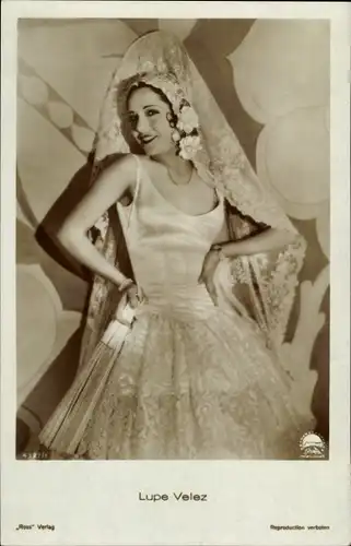 Ak Schauspielerin Lupe Velez im Rüschenkleid, Portrait, Braut, Ross Verlag 4327/1