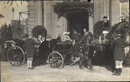 Foto Ak Großherzogspaar von Luxemburg, Kutsche