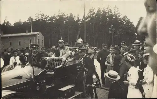 Foto Ak Großherzog Wilhelm Ernst von Sachsen Weimar Eisenach, Uniform, Pickelhaube, Automobil