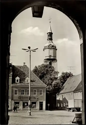 Ak Pulsnitz Sachsen, Platz der Befreiung mit Blick zur Kirche