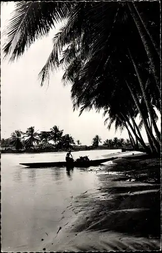 Ak Afrique Noire, Bords de lagune, Ruderpartie, Palmen, Partie am Ufer