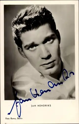 Ak Schauspieler Jan Hendriks, Portrait, weißes Hemd, Foto Rama, Autogramm