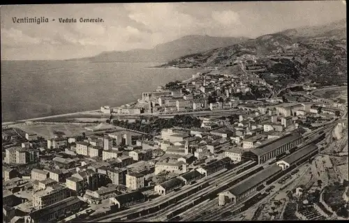 Ak Ventimiglia Liguria, Veduta Generale, Bahnhof, Gleise, Bucht, Luftansicht