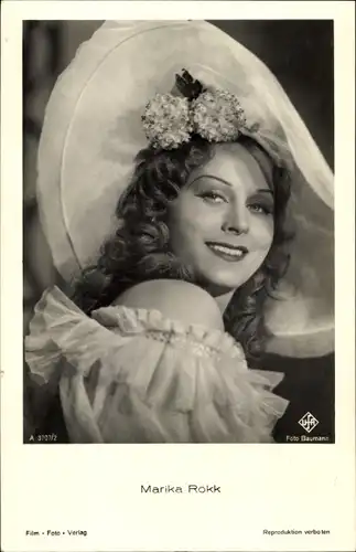 Ak Schauspielerin Marika Rökk, Portrait, Hut