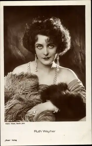 Ak Schauspielerin Ruth Weyher, Portrait, Schmuck