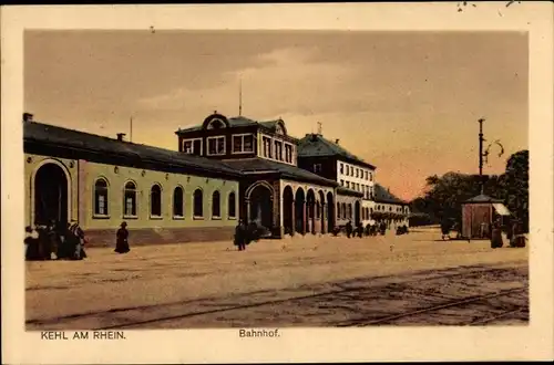 Ak Kehl am Rhein Ortenaukreis Baden Württemberg, Bahnhof, Straßenseite