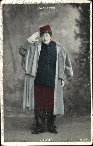 Ak Schauspielerin Judic, Portrait in französischer Uniform, Varietes