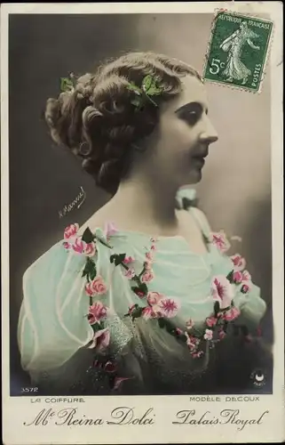 Ak Reina Dolci, Palais Royal, la Coiffure, Modele Decoux, Portrait