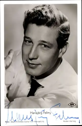 Ak Schauspieler Hansjörg Felmy, Portrait, Autogramm, Haie und kleine Fische