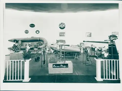 Foto Ritschy Motoren, Motorboote, Messestand, 22. März 1958