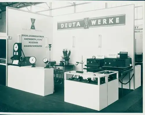 Foto Messestand, Deuta Werke, Handtachometer Deumo, Bergwerkstachographen, 7. Oktober 1950