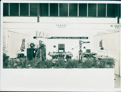 Foto Messestand, Fabag Berlin, Film Apparate Bau & Vertriebs GmbH, 7. Oktober 1950