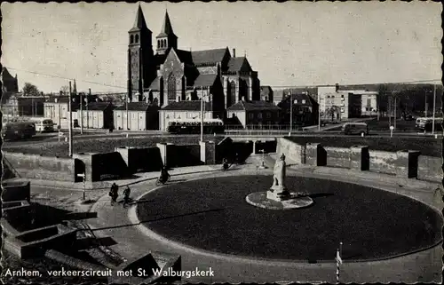 Ak Arnhem Gelderland Niederlande, Verkeerscircuit met St. Walburgskerk