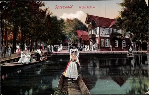 Ak Wotschofska Lübbenau Spreewald, Restaurant Wotschofska, Frauen in Spreewälder Tracht