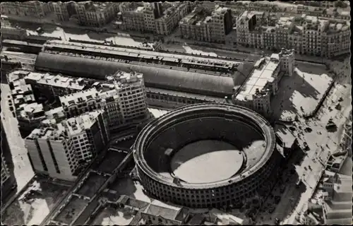 Ak Valencia Stadt Spanien, Plaza de Toros, Bahnhof, Luftbild