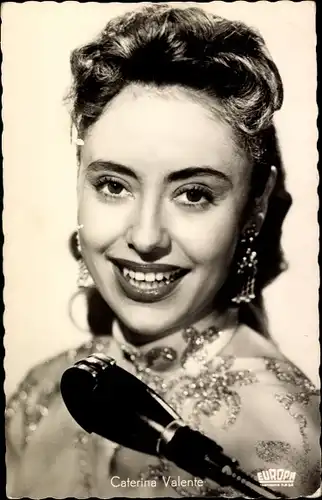 Ak Schauspielerin Caterina Valente, Portrait