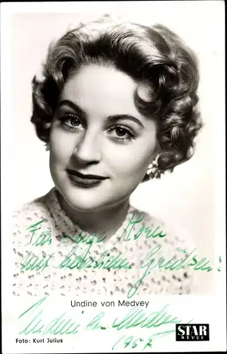 Ak Schauspielerin und Sängerin Undine von Medvey, Portrait, Autogramm
