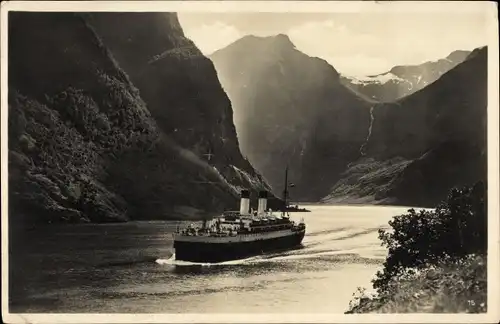 Ak Norwegen, MS Monte Olivia im Naerofjord