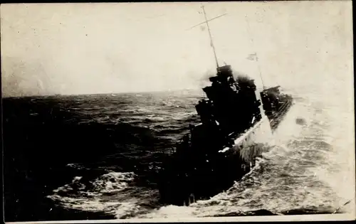 Foto Ak Deutsches Kriegsschiff auf See