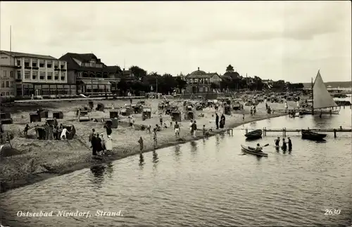 Ak Ostseebad Niendorf Timmendorfer Strand, Strandpartie, Segelboot, Badegäste