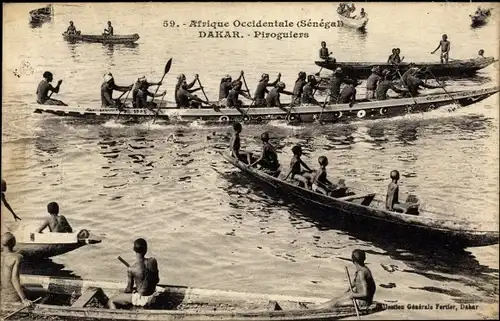 Ak Dakar Senegal, Piroguiers a la riviere