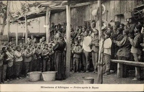 Ak Missions d'Afrique, Prière après le Repas, Gebet nach dem Essen, Missionar