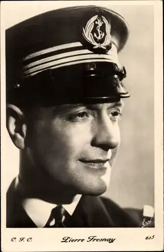 Ak Schauspieler Pierre Fresnay, Portrait, Kapitänsmütze