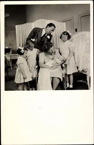 Ak Juliana der Niederlande, Prinz Bernhard, Prinzessinnen Beatrix, Irene, Margriet, Marijke