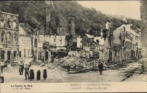 Ak Dinant Wallonien Namur, La Place St Nicolas, Kriegszerstörung I. WK